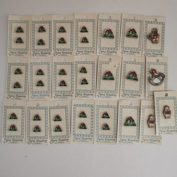 Mixed Lot of Daisy Kingdom Vintage Wooden Buttons 35 Total, NOS Cute Houses Bear - Picture 2 of 4